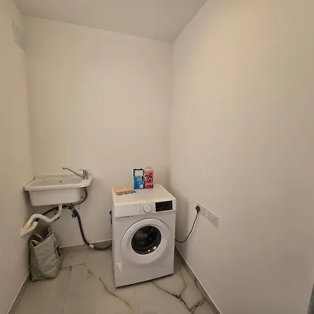 Serenity No 3 סיינט פול ביי