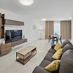 Modern 2br With Terrace Enjoying Views 3 Apartment St. Paul's Bay