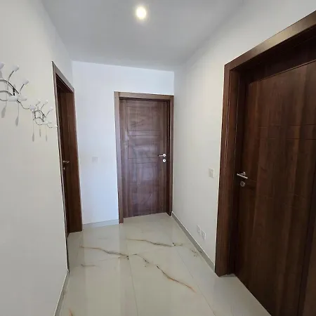 Διαμέρισμα Serenity No 3 *