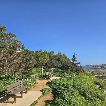 Modern 2br With Terrace Enjoying Views 3 - * סיינט פול ביי