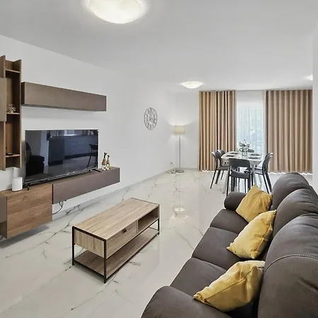 Modern 2br With Terrace Enjoying Views 3 - דירה סיינט פול ביי