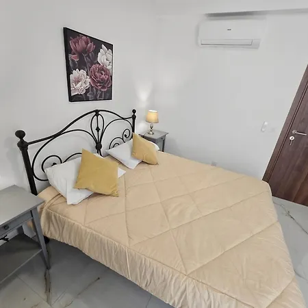 Modern 2br With Terrace Enjoying Views 3 - סיינט פול ביי