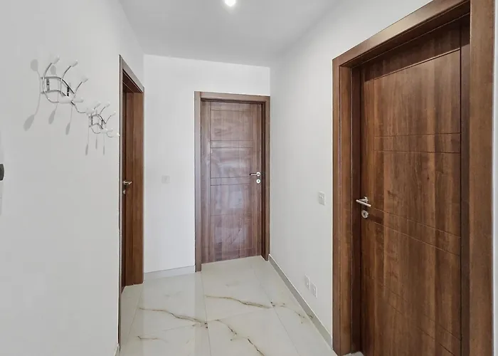 Serenity No 3 Apartment